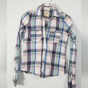 Hollister Flannel Long Sleeved Collared Shirt. Size XS. Dual Front Pockets.